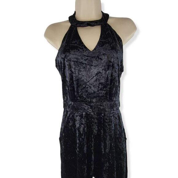 The Edit By Seventeen Black Velvet Jumpsuit Size 5 - Picture 2 of 3